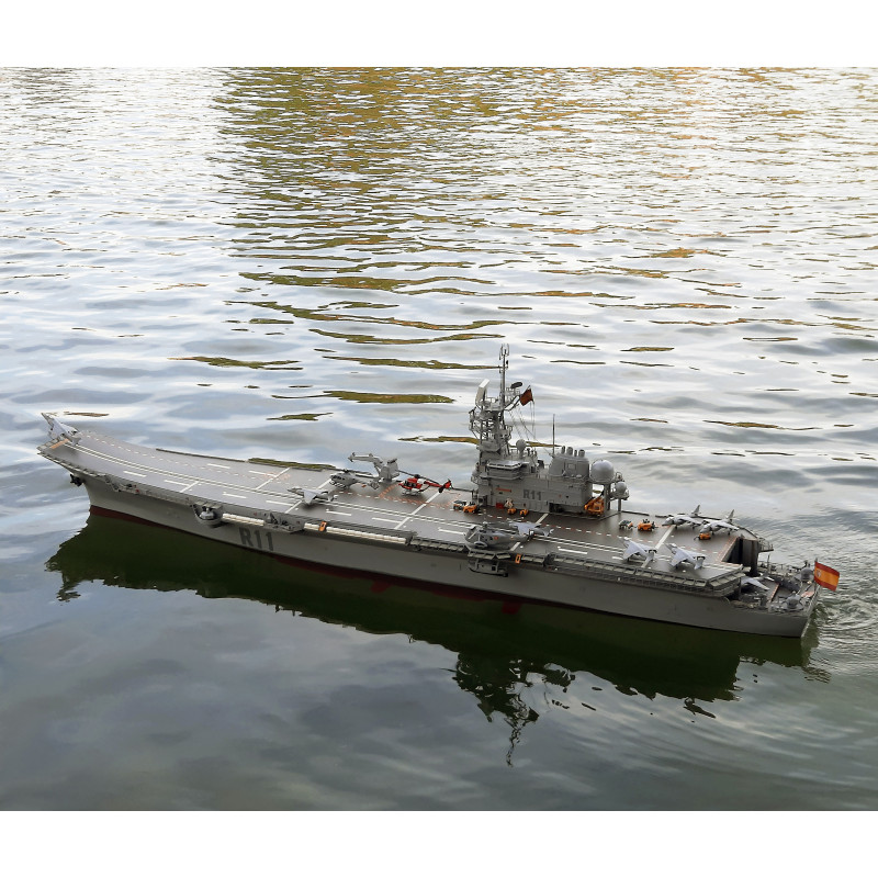 Le porte avions principe de Asturias