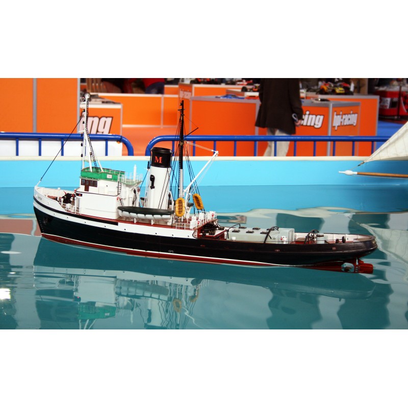 Deux remorqueurs de la classe Envoy